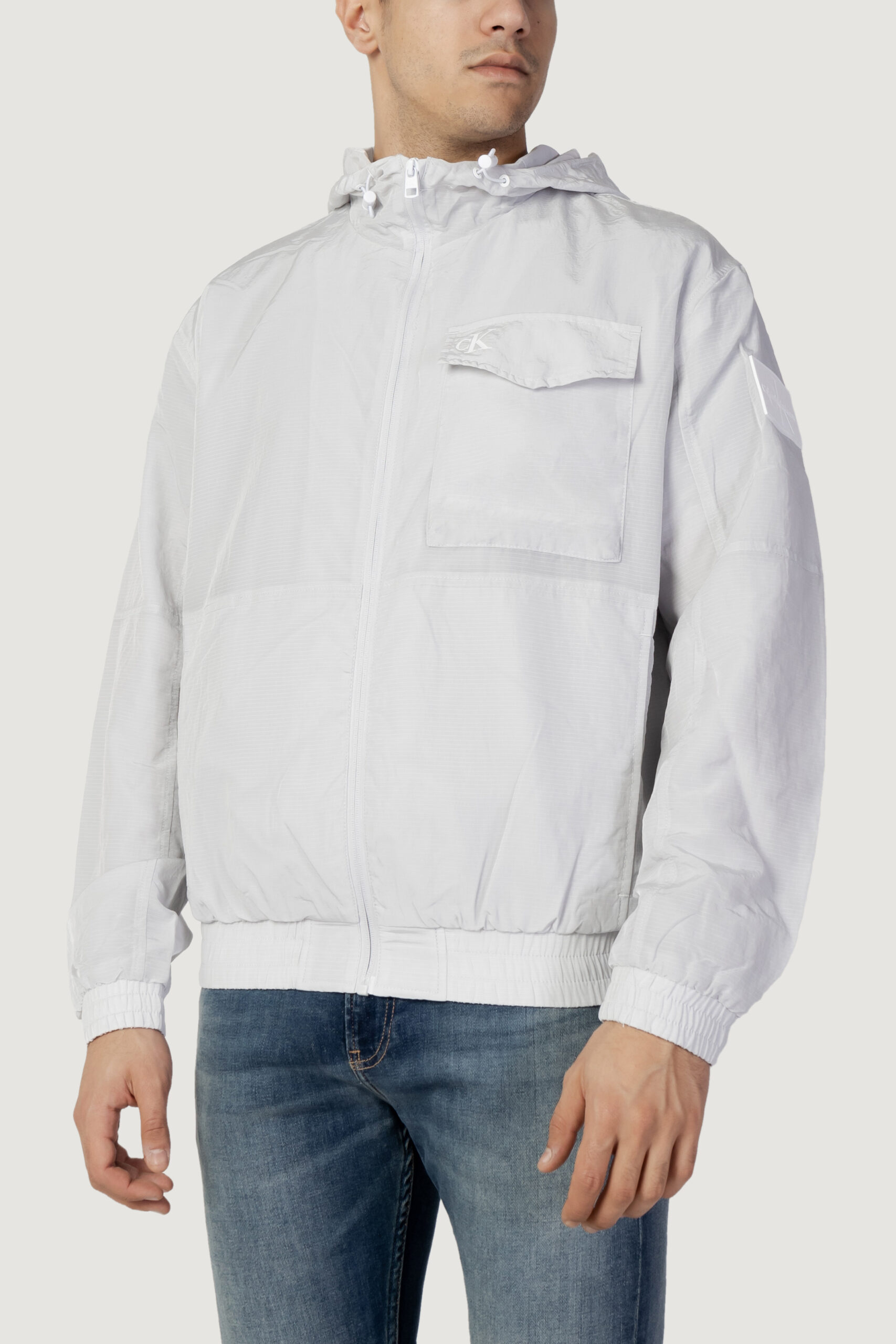 giacchetti-calvin-klein-jeans-grigiochiaro-ripstop-windbreaker-j30j322499-1672401516-6-scaled