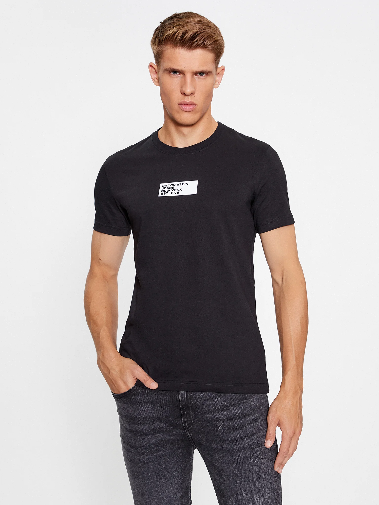 calvin-klein-jeans-t-shirt-small-center-box-j30j324027-nero-regular-fit-0000302807338 (6)