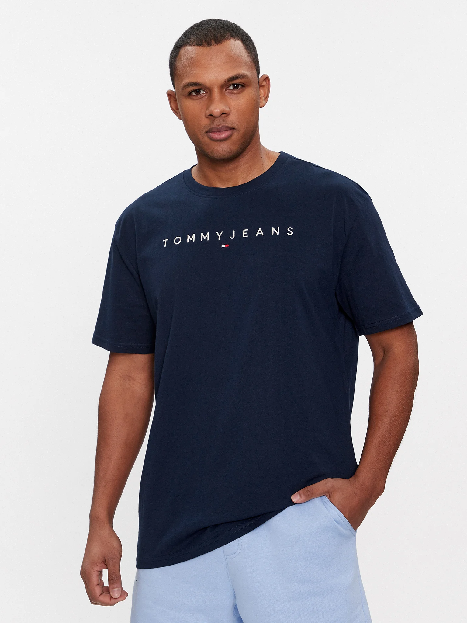 tommy-jeans-t-shirt-linear-logo-dm0dm17993-blu-scuro-regular-fit-0000303109332